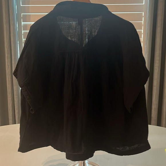 Old Navy plus size 2x woman’s button down short sleeve top. - Picture 4 of 8